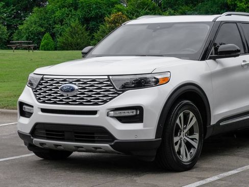 Used 2020 Ford Explorer Platinum w/ Premium Technology Package AWD/4WD image 8