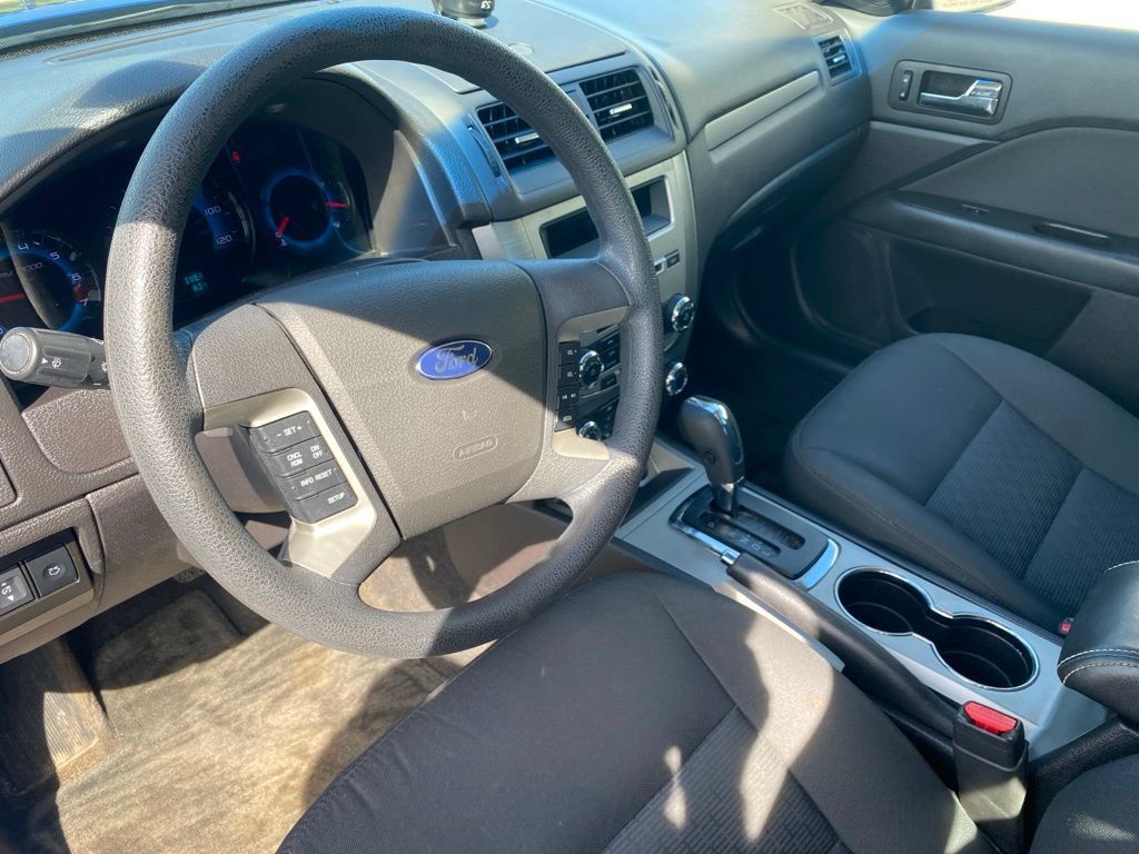 Used 2011 Ford Fusion SE FWD image 17