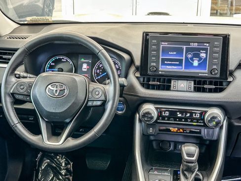 Used 2022 Toyota RAV4 XLE Premium AWD/4WD image 12