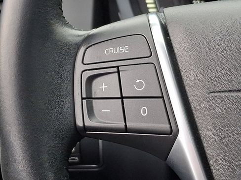 Used 2017 Volvo XC60 T6 Dynamic w/ Preferred Option Package image 22