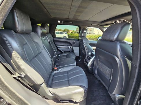 Used 2017 Land Rover Range Rover Sport HSE AWD/4WD image 32