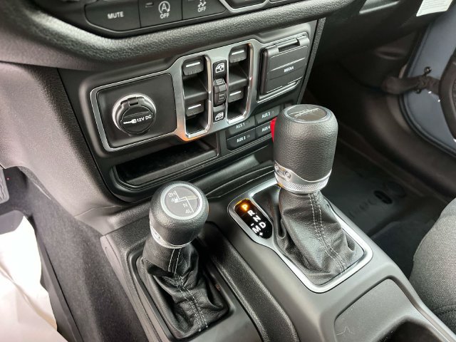 New 2026 Jeep Gladiator Sport AWD/4WD image 24