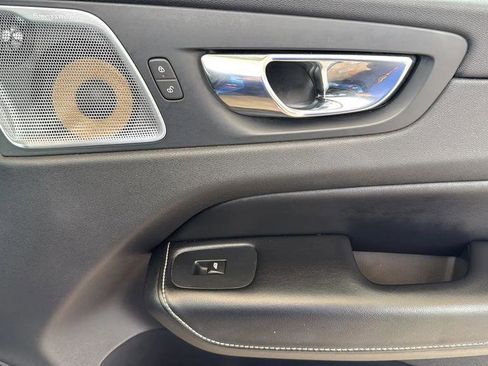 Used 2018 Volvo XC60 T6 R-Design w/ Convenience Package image 32