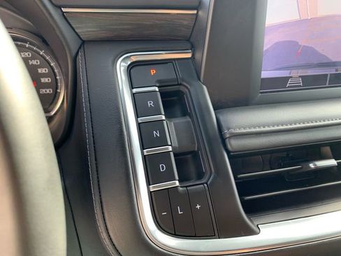 Used 2024 Chevrolet Tahoe LS image 25