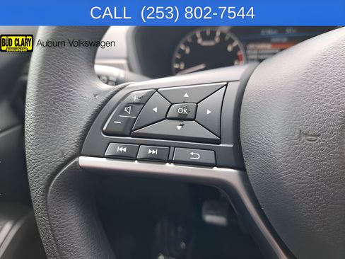 Used 2024 Nissan Altima 2.5 SV FWD image 28