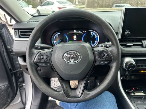Used 2025 Toyota RAV4 XLE image 35