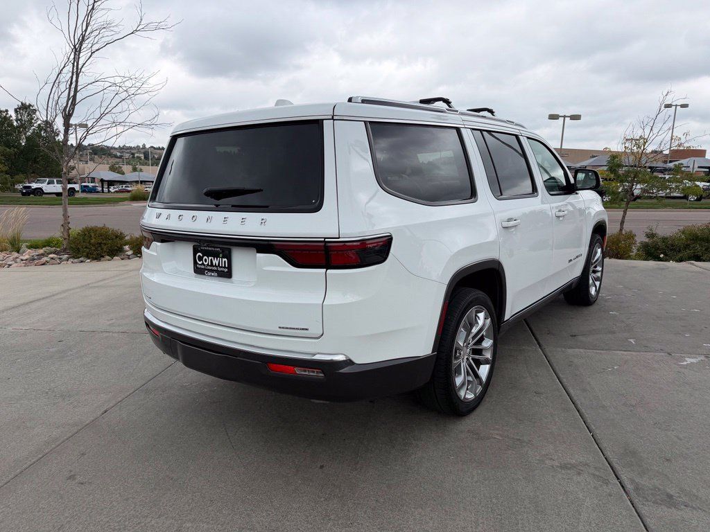 Used 2022 Jeep Wagoneer Series III w/ Premium Group I AWD/4WD image 6
