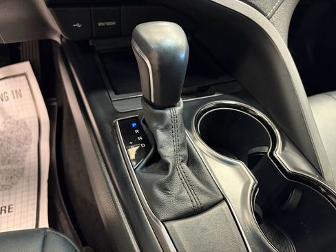 Used 2020 Toyota Camry SE FWD image 21
