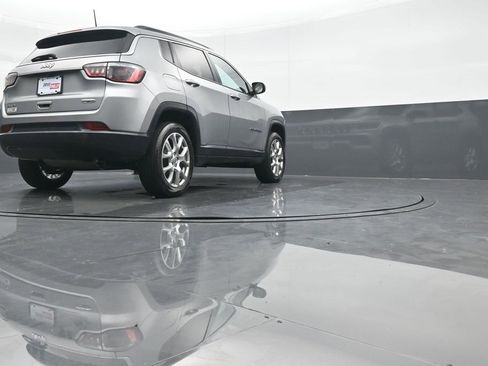 Used 2022 Jeep Compass Latitude image 21