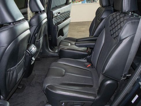 Used 2022 Hyundai Palisade Calligraphy image 16