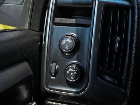 Used 2018 Chevrolet Silverado 1500 LT w/ All Star Edition image 33