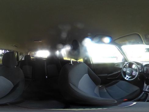 Used 2025 Kia Soul LX w/ LX Technology Package FWD image 36