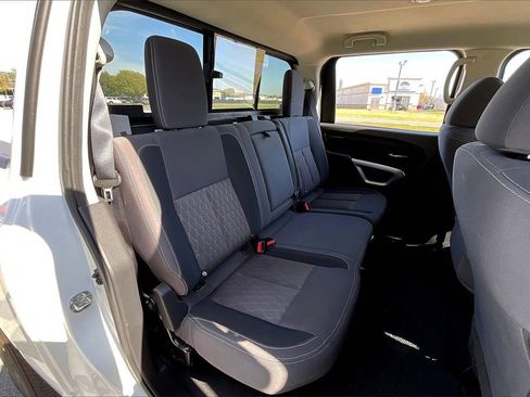 Used 2023 Nissan Titan SV image 29