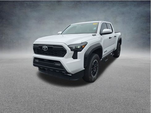 Used 2024 Toyota Tacoma TRD Off-Road AWD/4WD image 15