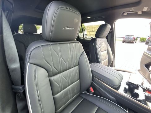 New 2026 Buick Enclave Avenir w/ Super Cruise Package image 26