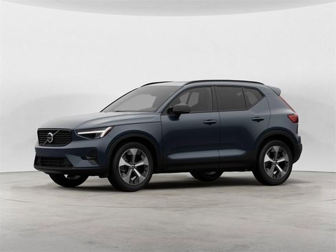 New 2026 Volvo XC40 B5 Plus w/ Climate Package image 6