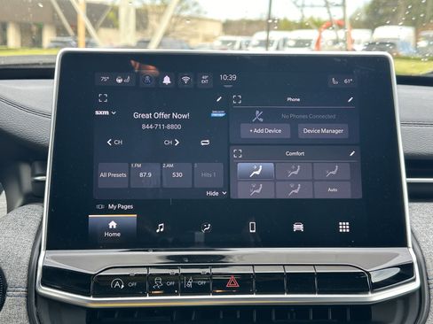 Used 2024 Jeep Compass Latitude w/ Sun and Sound Group image 29