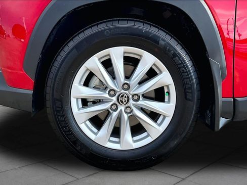 Used 2026 Toyota Corolla Cross LE FWD image 11