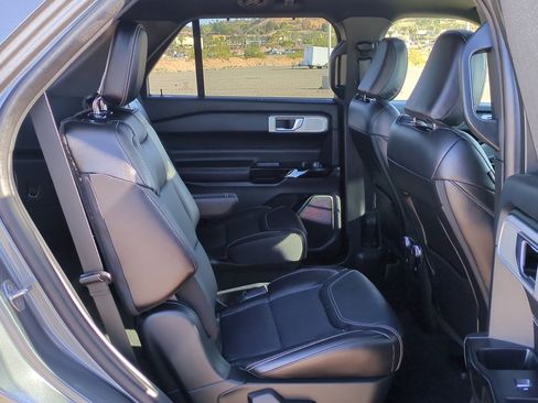 Used 2021 Ford Explorer ST w/ Equipment Group 401A image 30