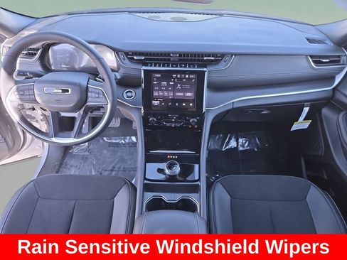 New 2025 Jeep Grand Cherokee L Altitude image 18