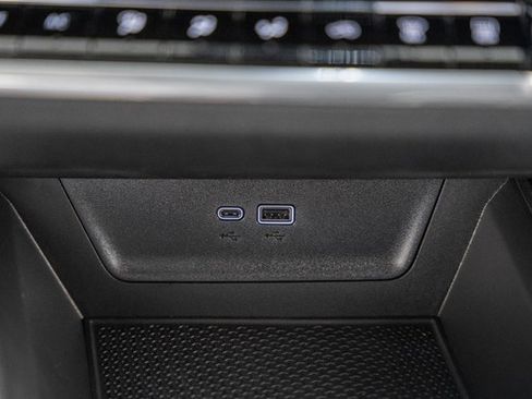 New 2026 Chevrolet Equinox LT w/ Convenience Package II image 24