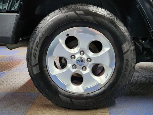 Used 2015 Jeep Wrangler Unlimited Sahara w/ Dual Top Group image 63