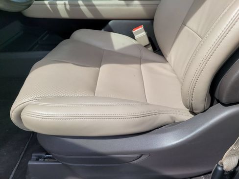 Used 2024 Lincoln Navigator Premiere AWD/4WD image 20