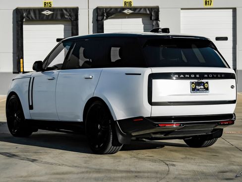 Used 2023 Land Rover Range Rover Long Wheelbase Autobiography image 9