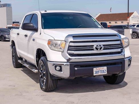 Used 2017 Toyota Tundra SR5 RWD image 3
