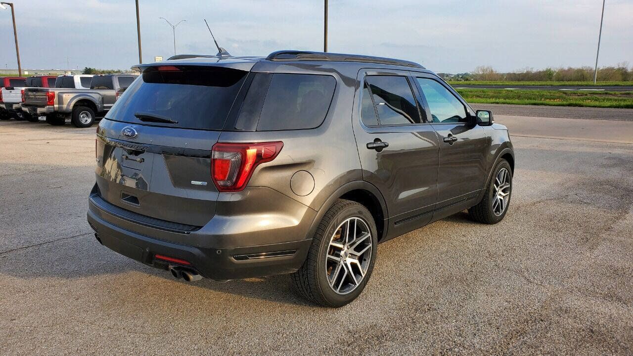 Used 2018 Ford Explorer Sport w/ Equipment Group 401A AWD/4WD image 7