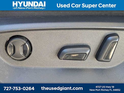 Used 2021 Volkswagen Tiguan SE w/ Panoramic Sunroof Package image 24