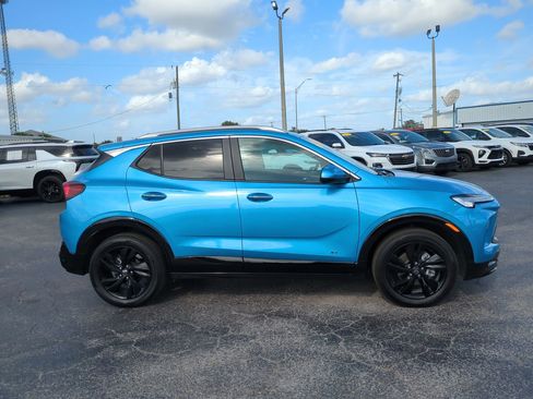 Used 2025 Buick Encore GX Sport Touring w/ Comfort Package image 3