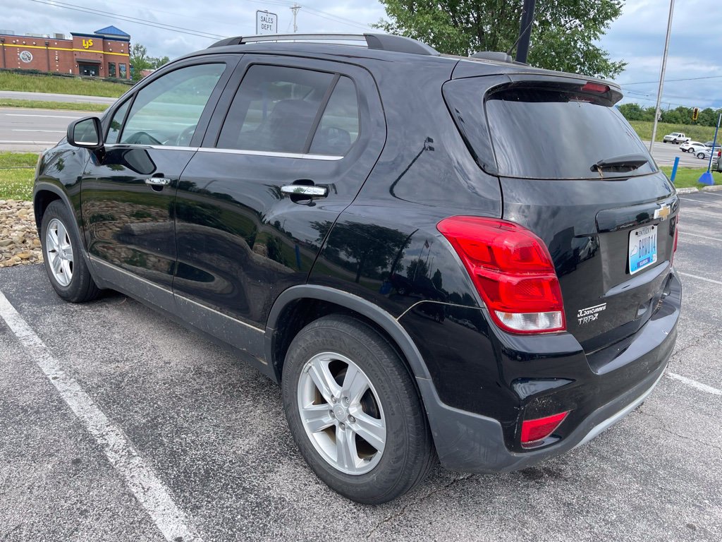 Used 2018 Chevrolet Trax LT w/ LT Convenience Package FWD image 4