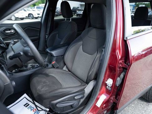 Used 2021 Jeep Cherokee Latitude image 13