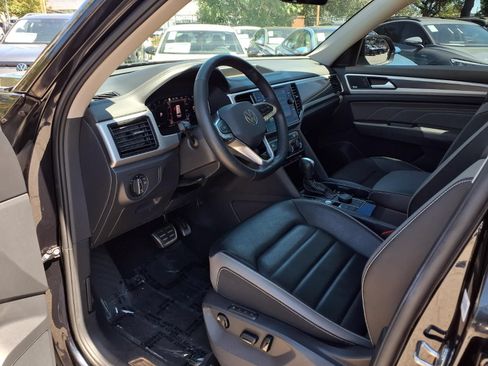 Certified 2023 Volkswagen Atlas SEL Premium AWD/4WD image 16