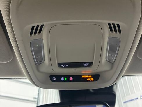 Used 2023 Buick Envision Essence FWD image 31