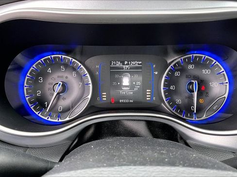 Used 2020 Chrysler Pacifica Touring w/ S Appearance Package image 5