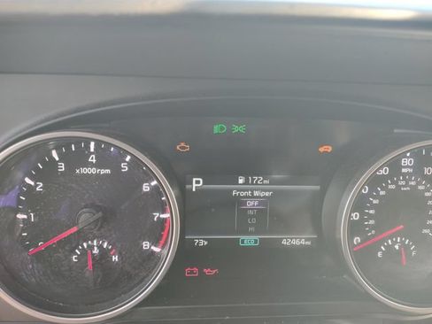 Used 2024 Kia Carnival LX FWD image 18