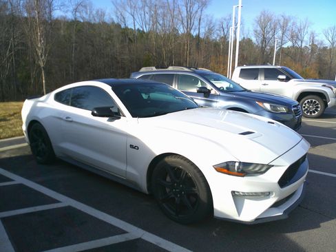 Used 2020 Ford Mustang GT w/ Equipment Group 301A image 5