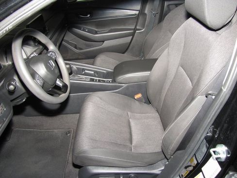 Certified 2024 Honda Accord EX image 9