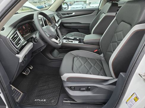 New 2026 Volkswagen Atlas Peak Edition AWD/4WD image 17