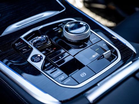 New 2026 BMW X7 xDrive40i w/ M Sport Package image 16