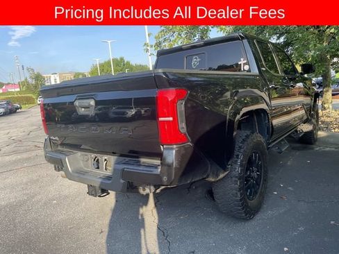 Used 2024 Toyota Tacoma SR5 AWD/4WD image 9