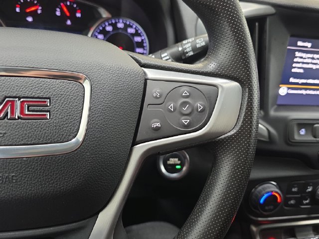 Used 2024 GMC Terrain SLE w/ Driver Convenience Package AWD/4WD image 17