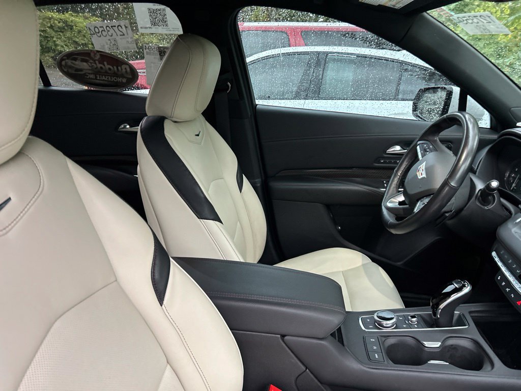 Used 2023 Cadillac XT4 Sport w/ Sun And Sound Package AWD/4WD image 10