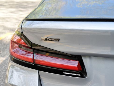 Used 2023 BMW M550i xDrive w/ Executive Package image 15