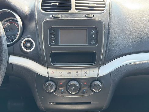 Used 2020 Dodge Journey SE FWD image 13