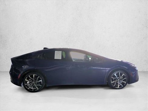 Used 2023 Toyota Prius Prime Premium FWD image 4