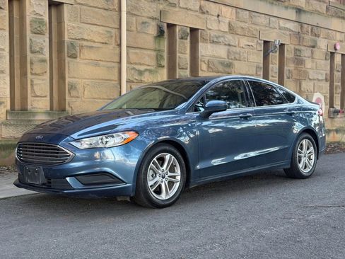 Used 2018 Ford Fusion SE w/ Fusion SE Technology Package image 32