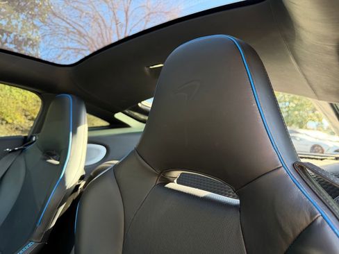 Used 2021 McLaren GT image 26